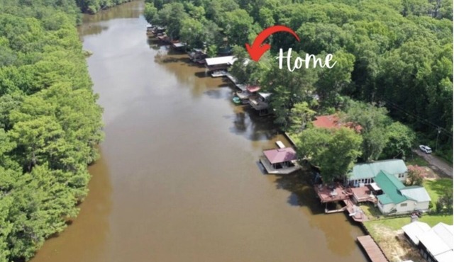 WATERFRONT House - 4 BR/3 Kayaks/Hot Tub/Table Pool/Desk