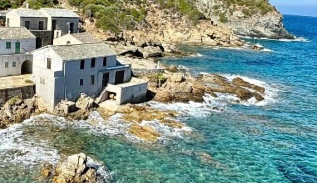 WATERFRONT HOUSE AT THE END OF CAP CORSE