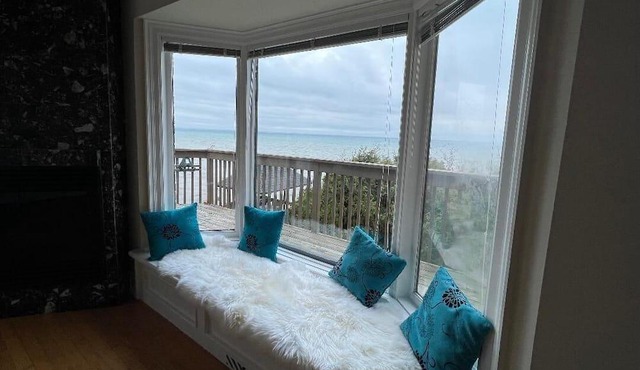 Waterfront House For Rent at Grimsby Lakeside