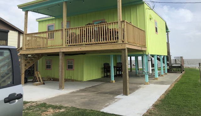 Waterfront house is ready to rent with a great pier, and green fishing light!!