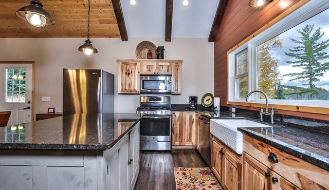 Waterfront house on 7 Mile Lake -- Gorgeous Views, Summer, Spring & Fall Fun