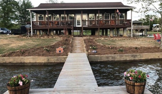 Waterfront house on Weiss Lake