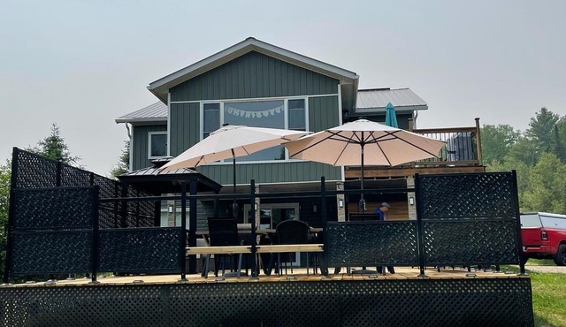 Waterfront House, Privacy, Outside Hot Tub&Barrel Sauna, WiFi, Fishing, Kayaking