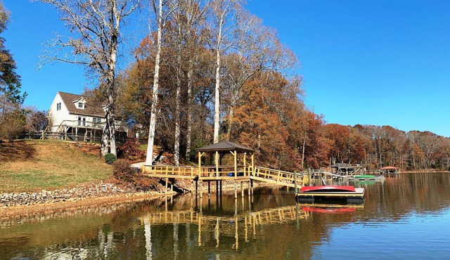 Waterfront House on Quiet Cove with kayaks, canoe, paddleboard, game room & more