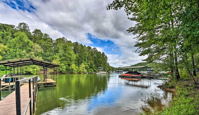 Waterfront House w/ Hot Tub on Lake Hartwell!
