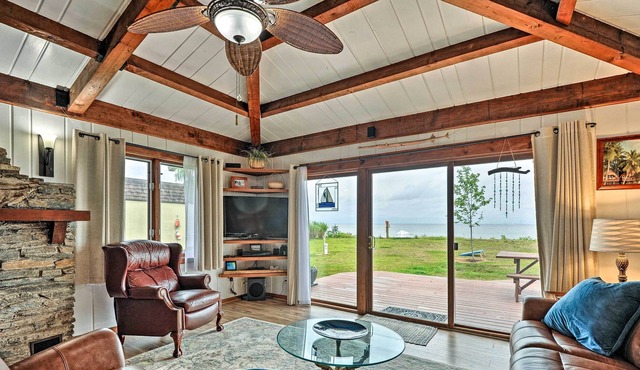 Waterfront House w/ Rowboat, Kayaks & Fishing!