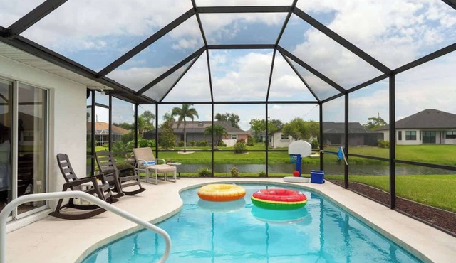 Waterfront House w/Heated Pool & BBQ Access