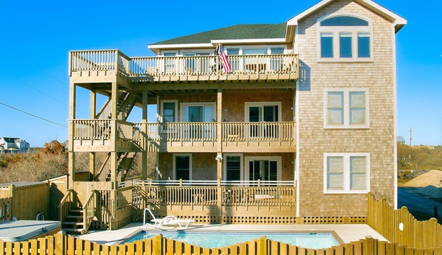 Waterfront house with pool, hot tub, pool table, elevator & ocean view
