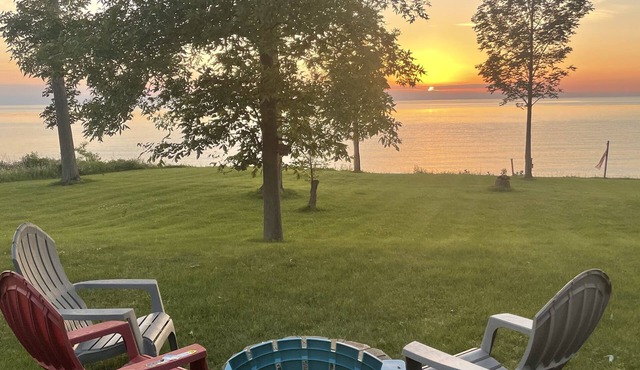 Waterfront house with amazing views of Lake Ontario and Sunsets