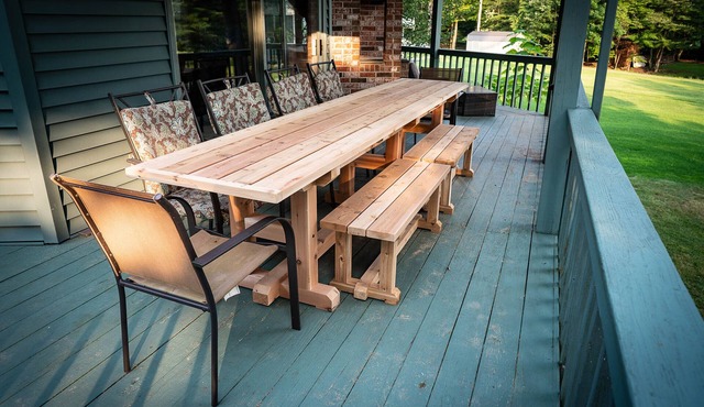 Waterfront, huge yard, covered deck, new dock