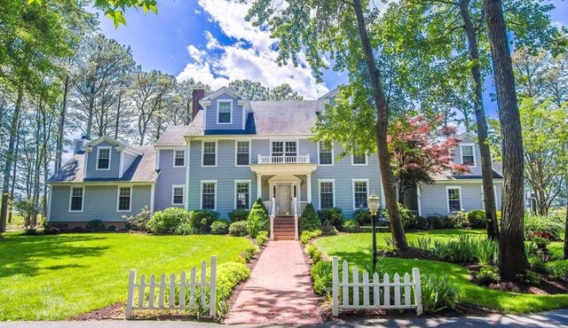 Waterfront in Berlin, MD on 56 Acres, Sleeps 20/9BR/8BA, Close to Ocean City, MD