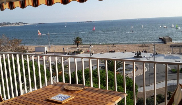 Waterfront in Fréjus-Plage, beautiful view, air conditioning, WIFI, 4/6p