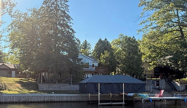 Waterfront in Wasaga Beach (on the Nottawasaga River) perfect for any season!