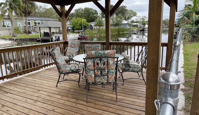 Waterfront, indoor pool, covered marina, fenced 3/2 home