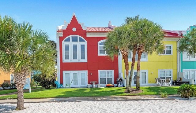 🏖️🏝️Waterfront-Inlet Beach-Pool & Hot Tub-Red Retreat