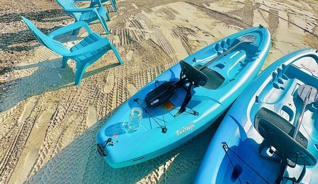 Waterfront Insta-Worthy Sunsets! 5BR w/Bikes , Kayaks and 🐾 Friendly