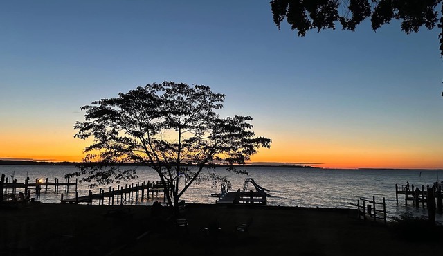 Waterfront Island Cottage with Loft and Private Pier