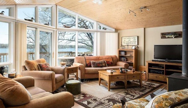 Waterfront Island Cottage - 4 Seasons