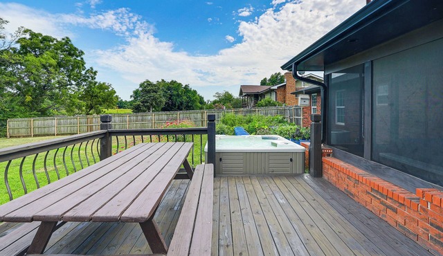 Waterfront Kansas Home w/Private Fire Pit!