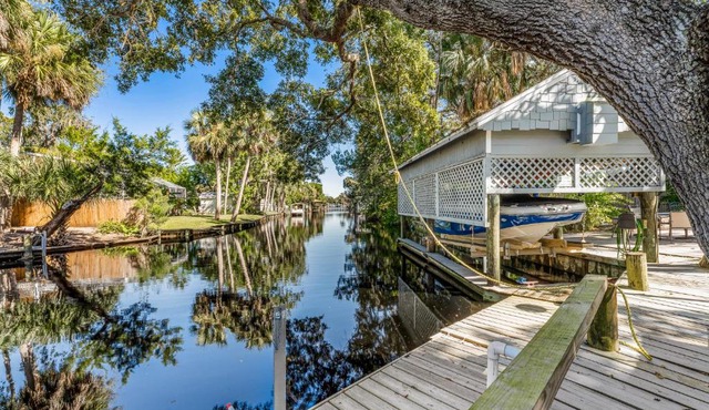 WATERFRONT Kayakers Dream nature lover cottage