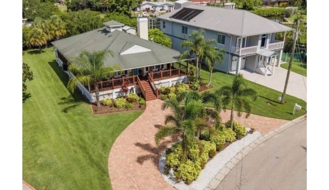 Waterfront key west style Coastal retreat/Near Beaches & Ellenton Outlets