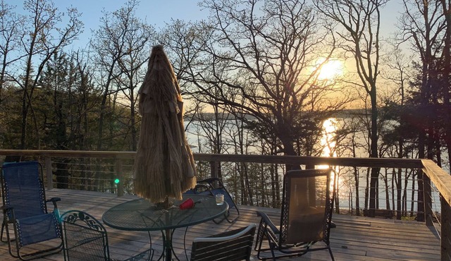Waterfront-Keystone Lake Secluded Retreat with Large Deck & Private Boat Dock