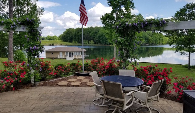 Waterfront Lake Anna Private Side Retreat + Boathouse Oasis