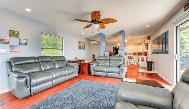 Waterfront Lake Buchanan Cottage w/Kayaks!
