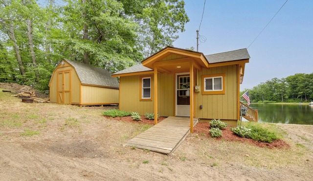 Waterfront Lake Cabin: Close to Boating & Fishing!