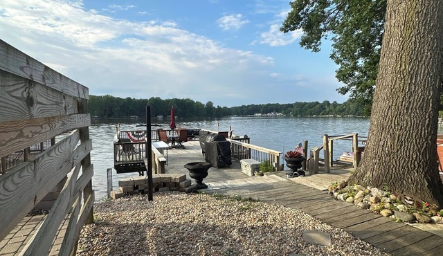 Waterfront Lake Cottage n