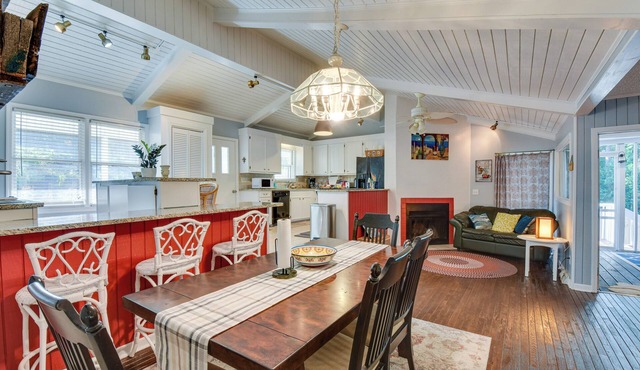 Waterfront Lake Hartwell Vacation Rental w/Dock!
