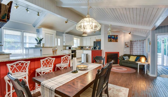 Waterfront Lake Hartwell Vacation Rental with Dock!