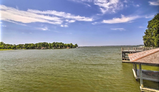 Waterfront Lake Home w/Deck - New Renovations!