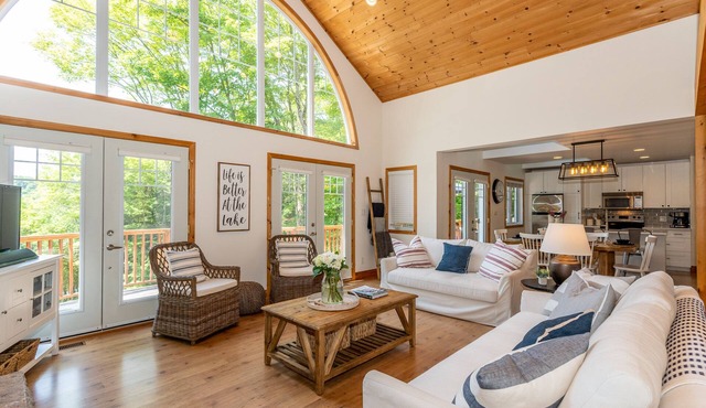 Waterfront Lake House On Beautiful Three Mile Lake