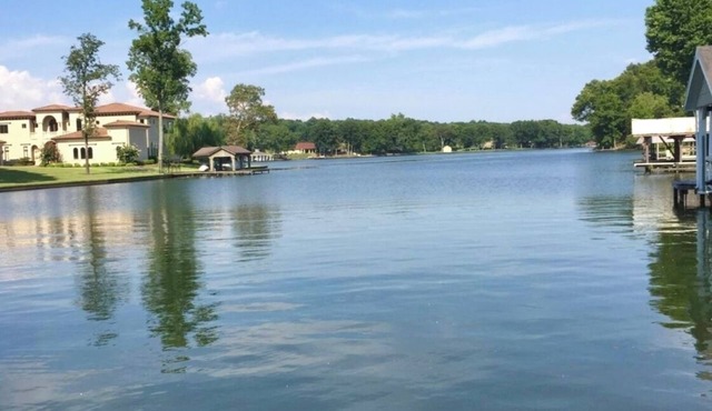 Waterfront Lake House on Wilson Lake