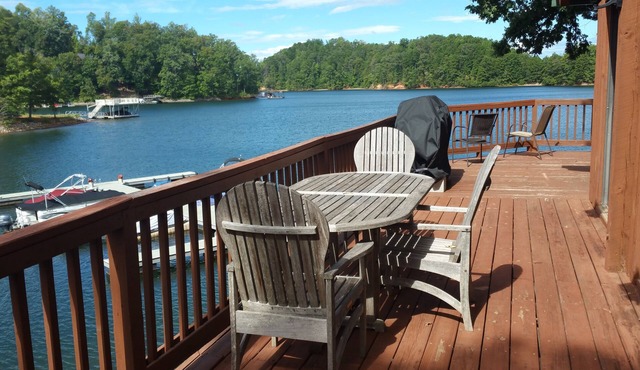 Waterfront Lake Keowee chalet with Gorgeous 180° Lake Views 15 min from Clemson!