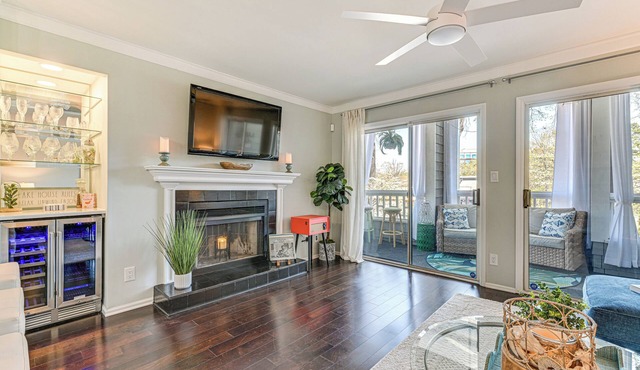 Waterfront Lake Norman Retreat w/Pool Access!