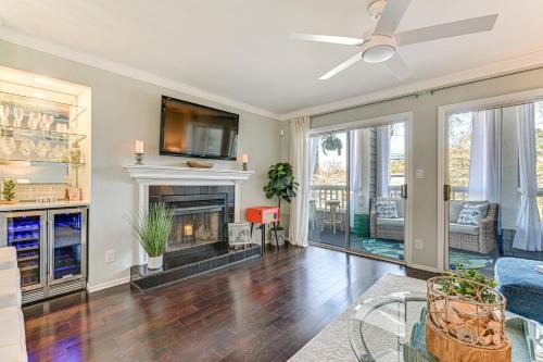 Waterfront Lake Norman Retreat with Balcony