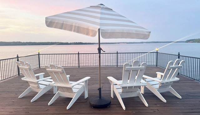Waterfront Lake Suite in the Shoals