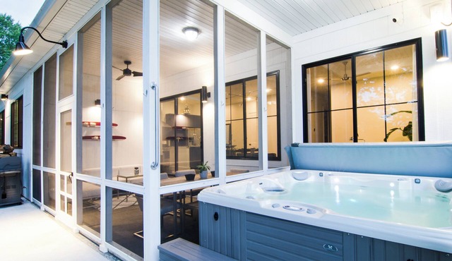 Waterfront Lake Shafer - Hot Tub + Fireplace