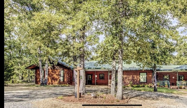 *WATERFRONT* Lake Tawakoni Log/Tree House Vacation Rental