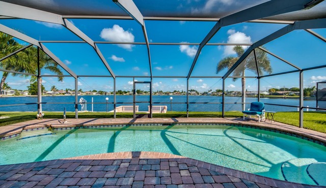 Waterfront/Lakefront Dream Vacation!