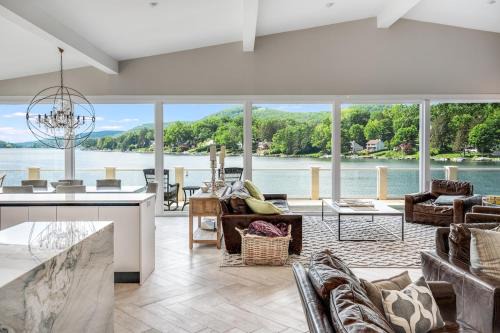 Waterfront Lakehouse