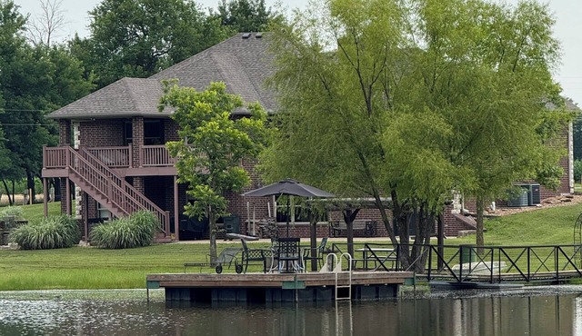 Waterfront large house with 2 outdoor living spaces on 40 acres with Winery.
