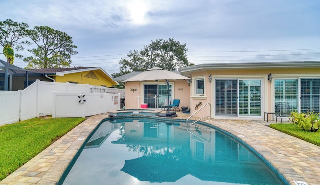 Waterfront Largo Home w/Canal Access + Boat Dock