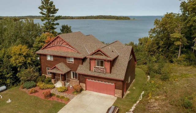 Waterfront Leech Lake Home w/Dock, Fire Pit & Kayaks