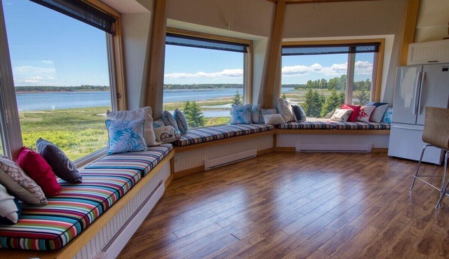 Waterfront lighthouse w/ private access to shore