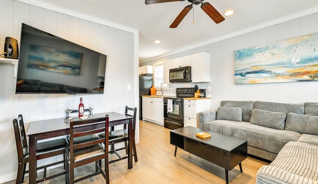 Waterfront Living & Resort Perks! Lake Norman Stay