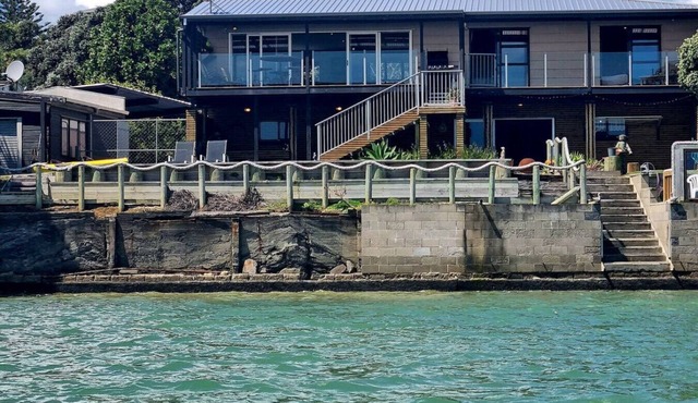 Waterfront Location holiday accommodation