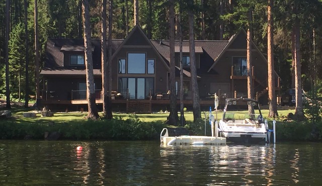 Waterfront Lodge on Placid Lake. Dock, Hot Tub & Year-Round Adventure